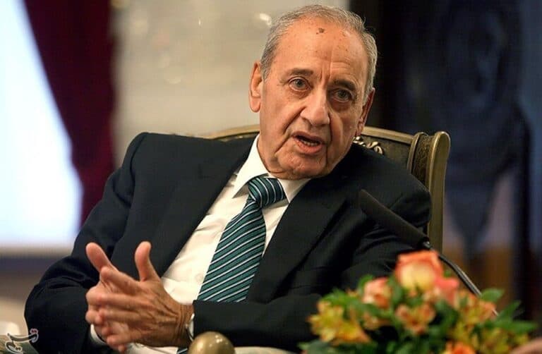 Nabih Berri speaking during a meeting with Hashemi Rafsanjani.