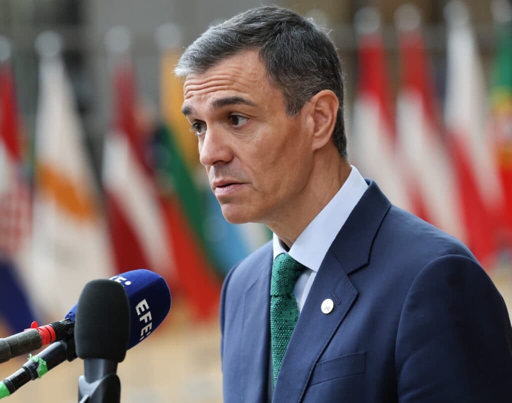 Spanish Prime Minister Pedro Sánchez speaking to reporters.