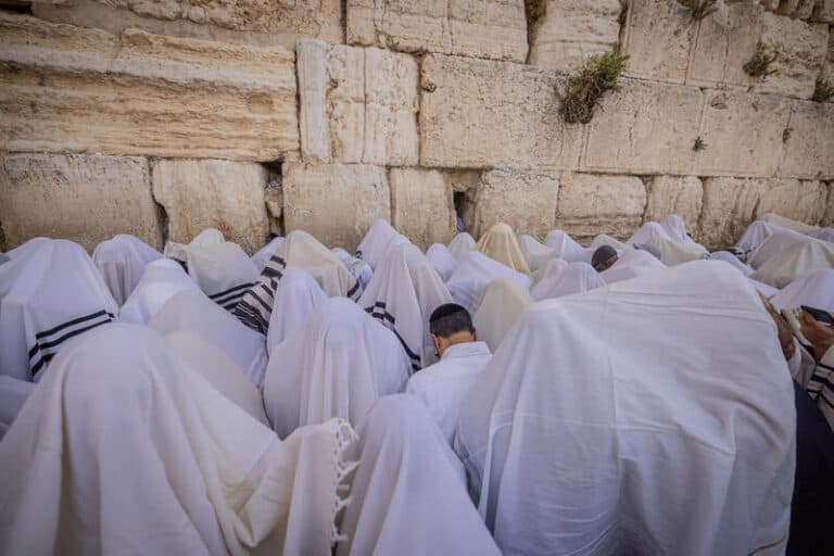Priestly Blessing at the Western Wall, Passover
